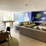 Studio W/Rooftop Pool Only 2 Mins From The Beach
