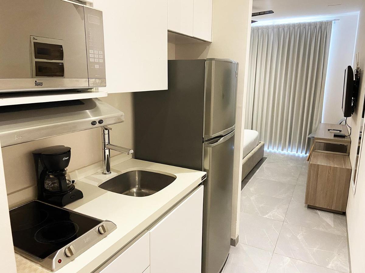 W/rooftop Pool Only 2 Mins From The Apartamento Playa del Carmen